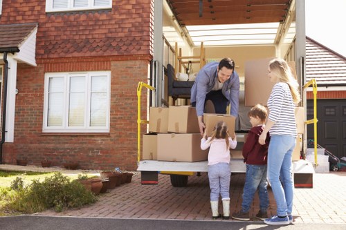 Local moving team providing Earls Court transport support