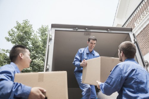 Local moving support for flats and apartments in Earls Court